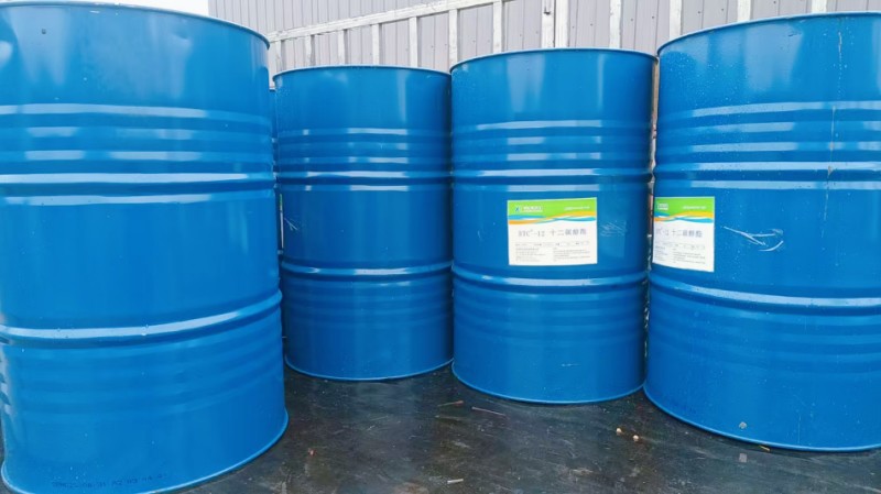 潤泰十二碳醇酯到貨.jpg 潤泰十二碳醇酯到貨.jpg